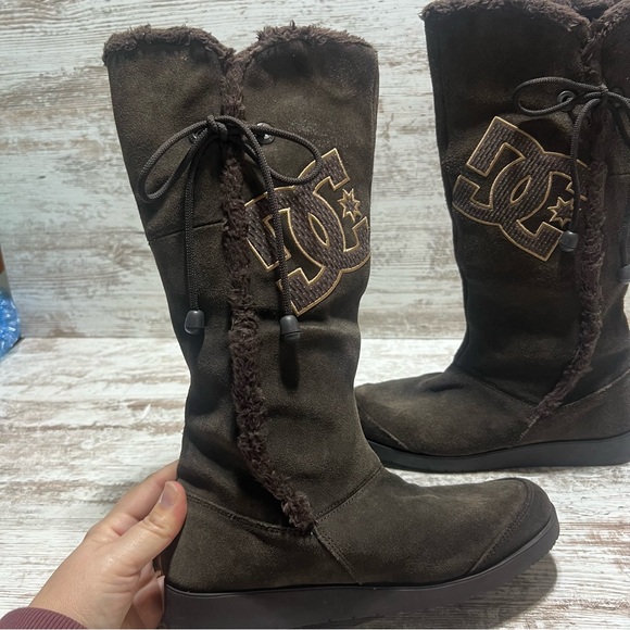 Y2K Women's DC Gondola Skater Dark Brown Suede Leather Winter Boots size 8 - Picture 2 of 9